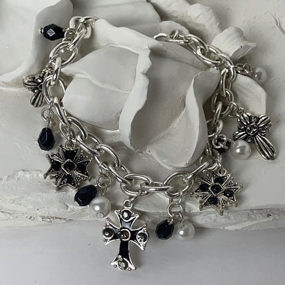 Maltese Cross Charm Bracelet - Pearls & Jet Black Beads Silver Tone Chain - Picture 3 of 11